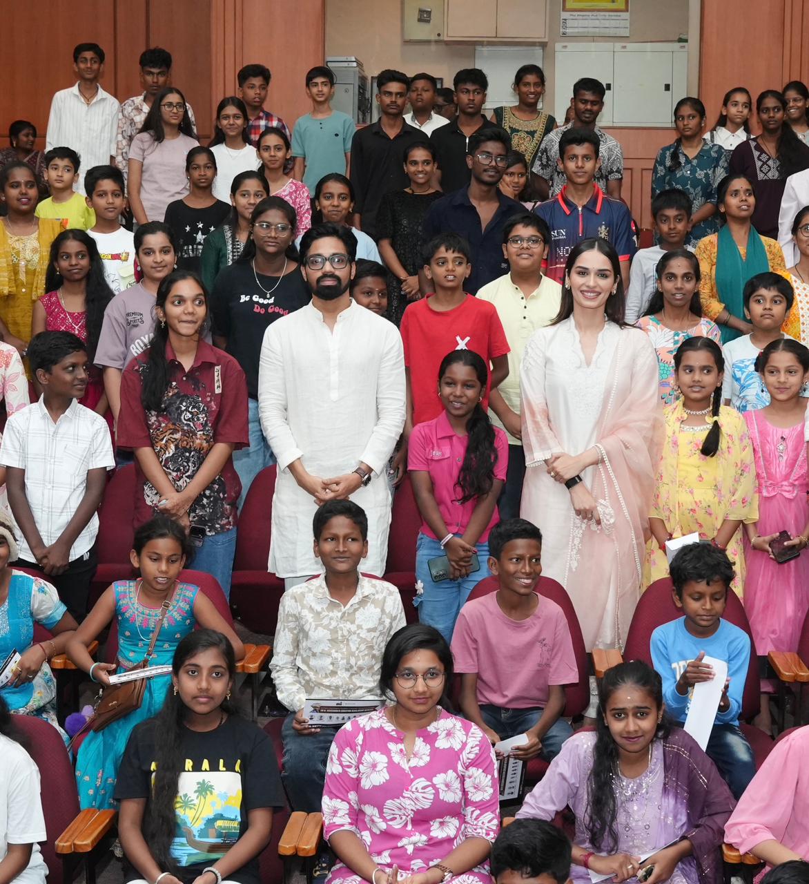 ಮಾನುಷಿ ಚಿಲ್ಲರ್ ಅವರೊಂದಿಗೆ ಅನಿಲ್ ಶೆಟ್ಟಿ