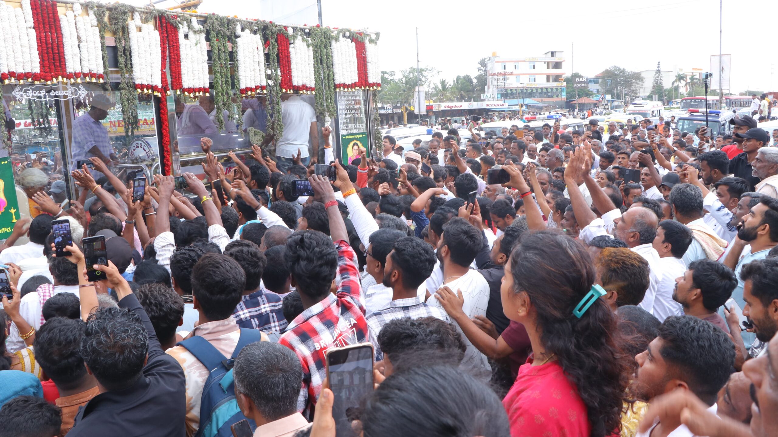 ಚೆನ್ನಮ್ಮ ಪಾರ್ಥಿವ ಶರೀರದ ಅಂತಿಮ ಯಾತ್ರೆ