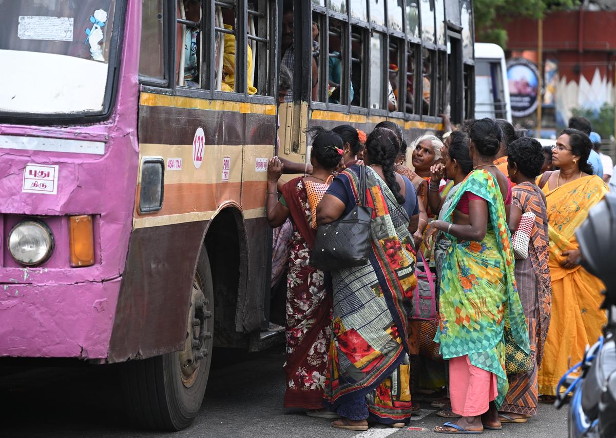 ಮಹಿಳೆಯರ ಸಾಂದರ್ಭಿಕ ಚಿತ್ರ